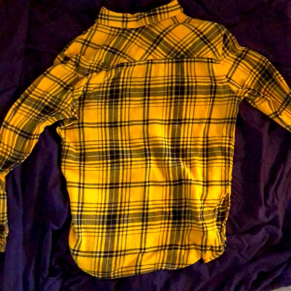 Excellent condition garage flannel, super cute! - Picture 2 of 2